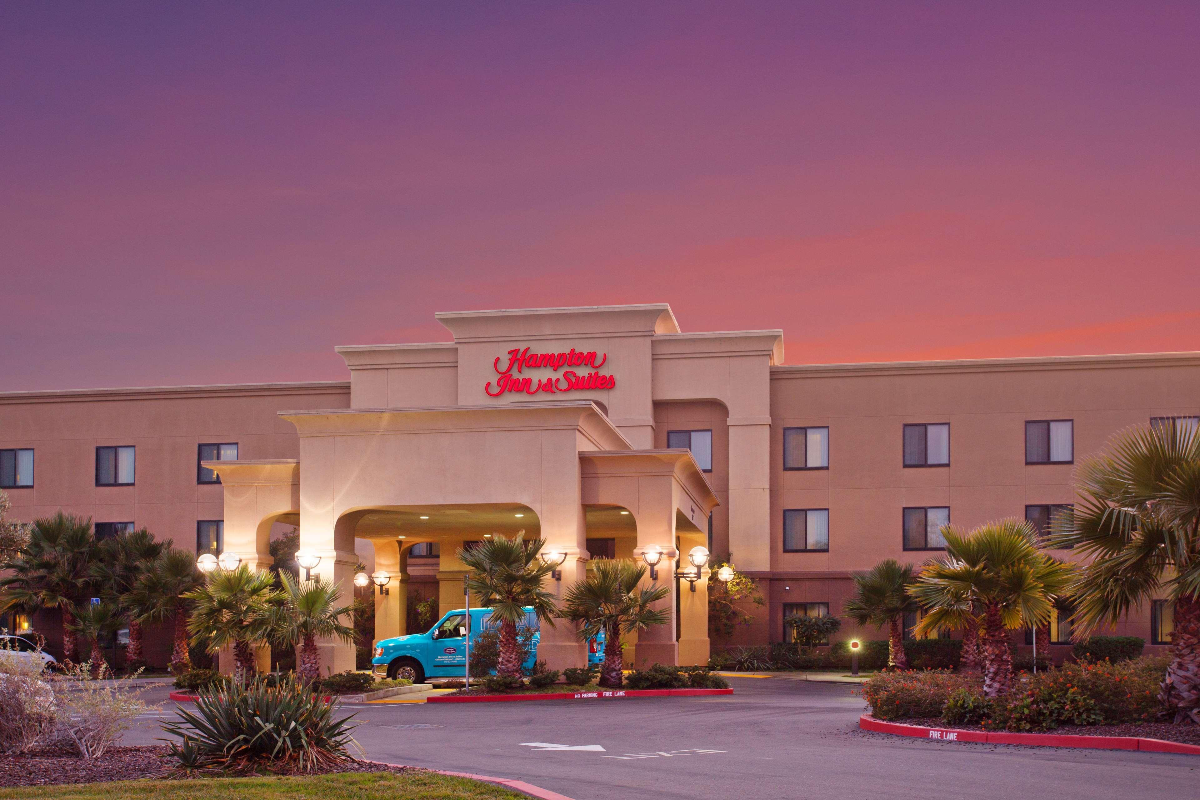 Hampton Inn & Suites Oakland Airport-Аламеда Екстер'єр фото