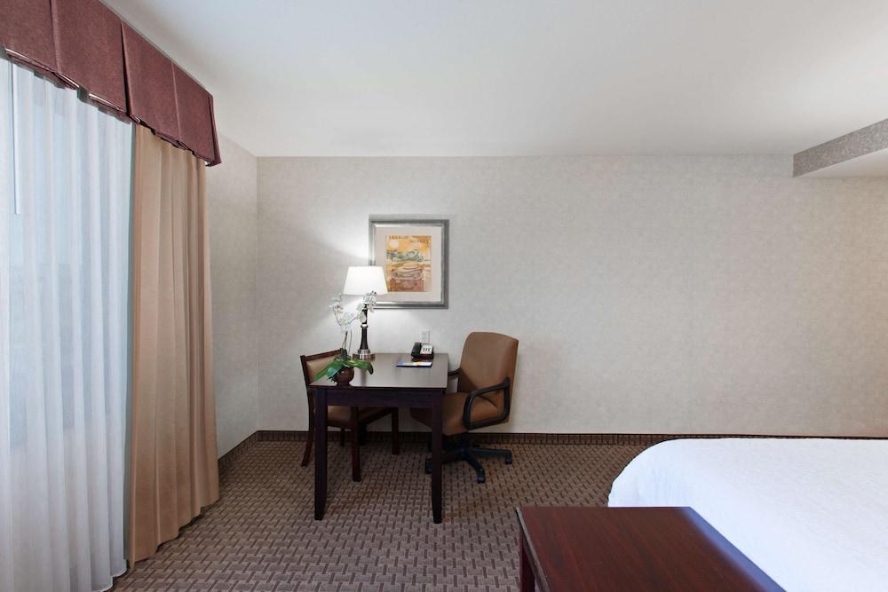 Hampton Inn & Suites Oakland Airport-Аламеда Екстер'єр фото