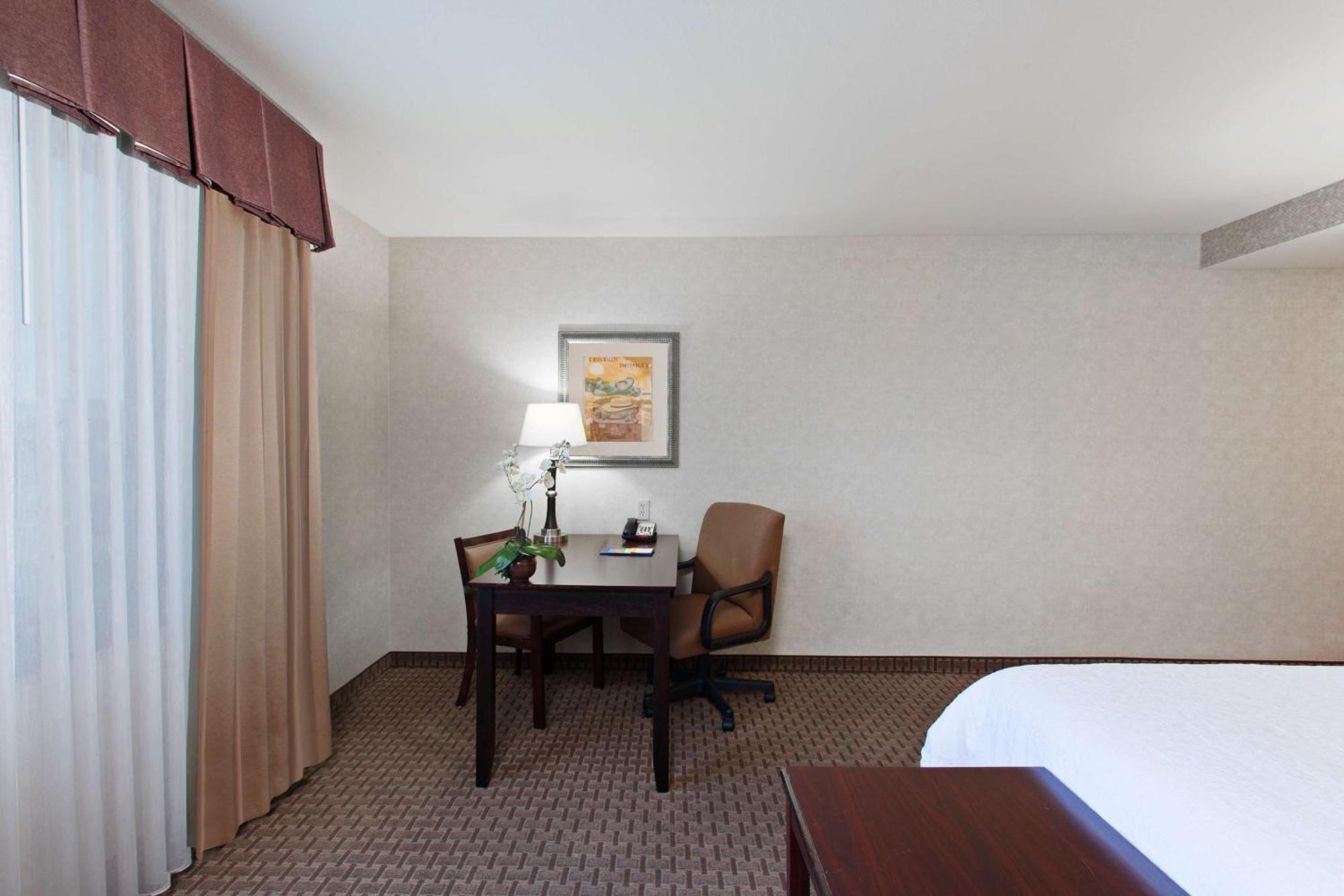 Hampton Inn & Suites Oakland Airport-Аламеда Екстер'єр фото