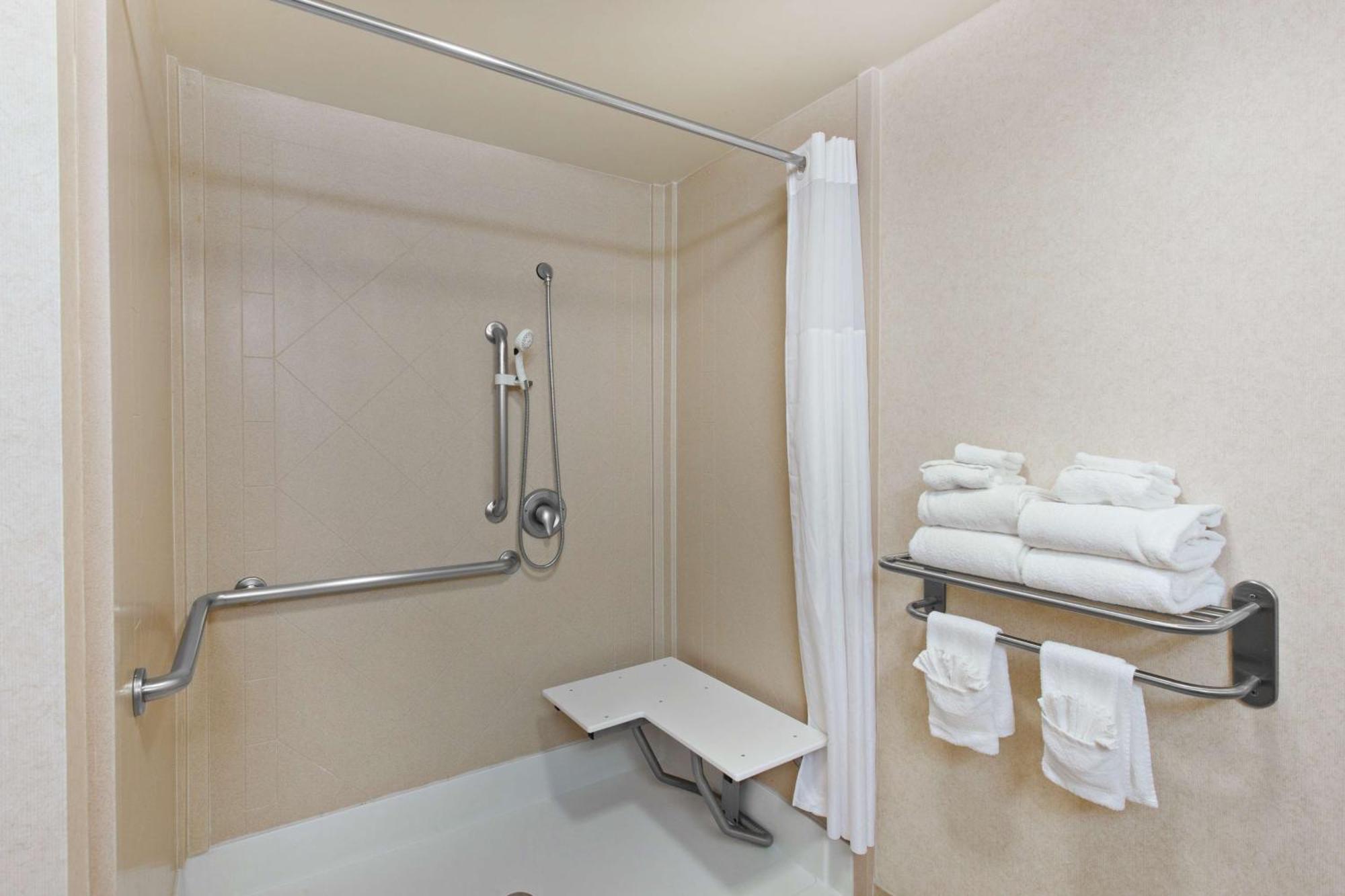 Hampton Inn & Suites Oakland Airport-Аламеда Екстер'єр фото