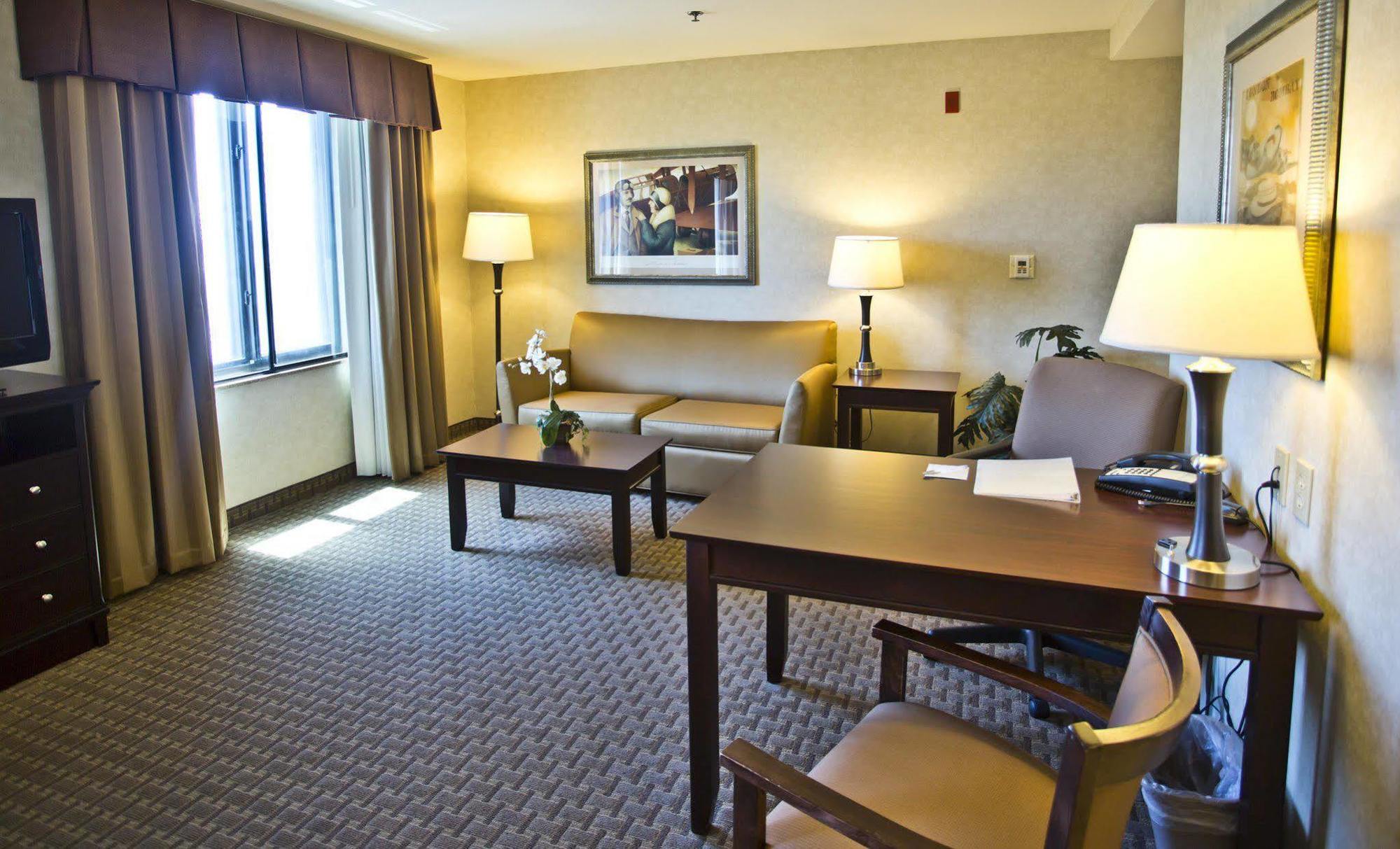 Hampton Inn & Suites Oakland Airport-Аламеда Екстер'єр фото